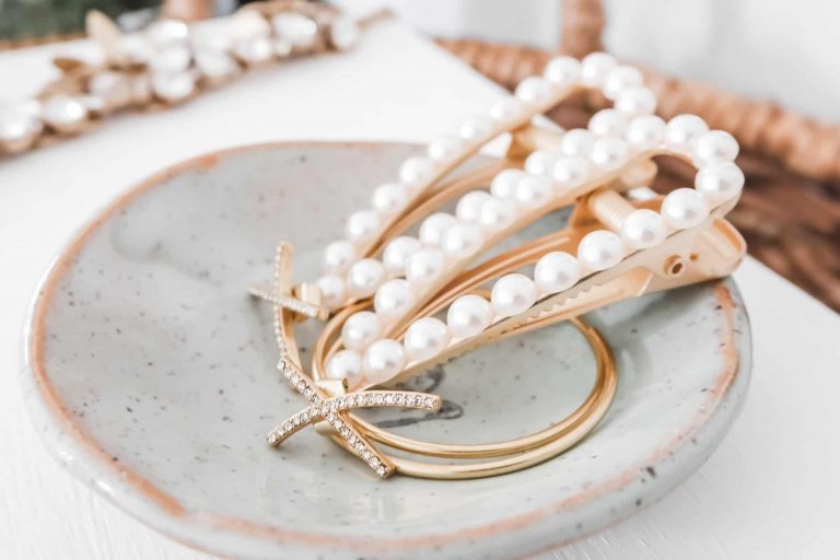 Minimal Jewelry Trends: Embrace Timeless Elegance