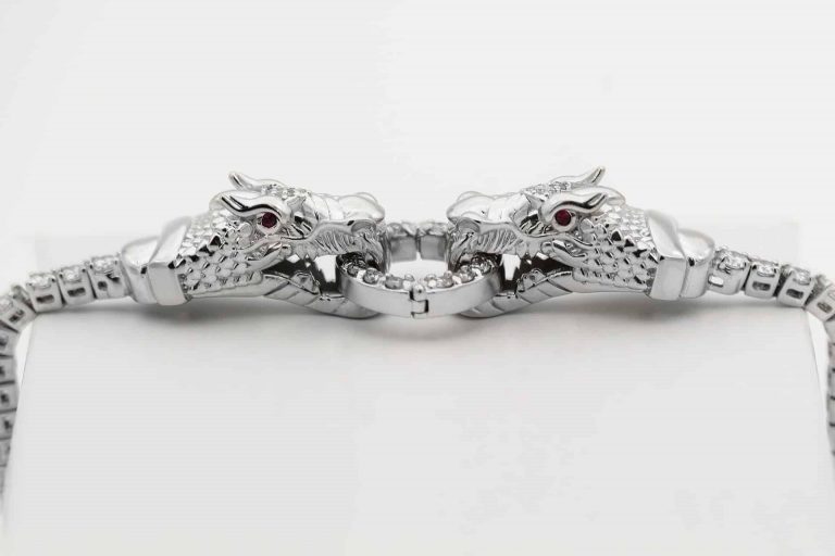 Jewelry Trends: Discover the Top 5 Styles to Elevate Your Look
